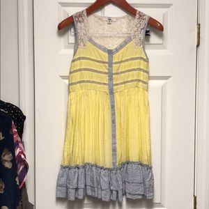 Yellow mini-dress, babydoll style